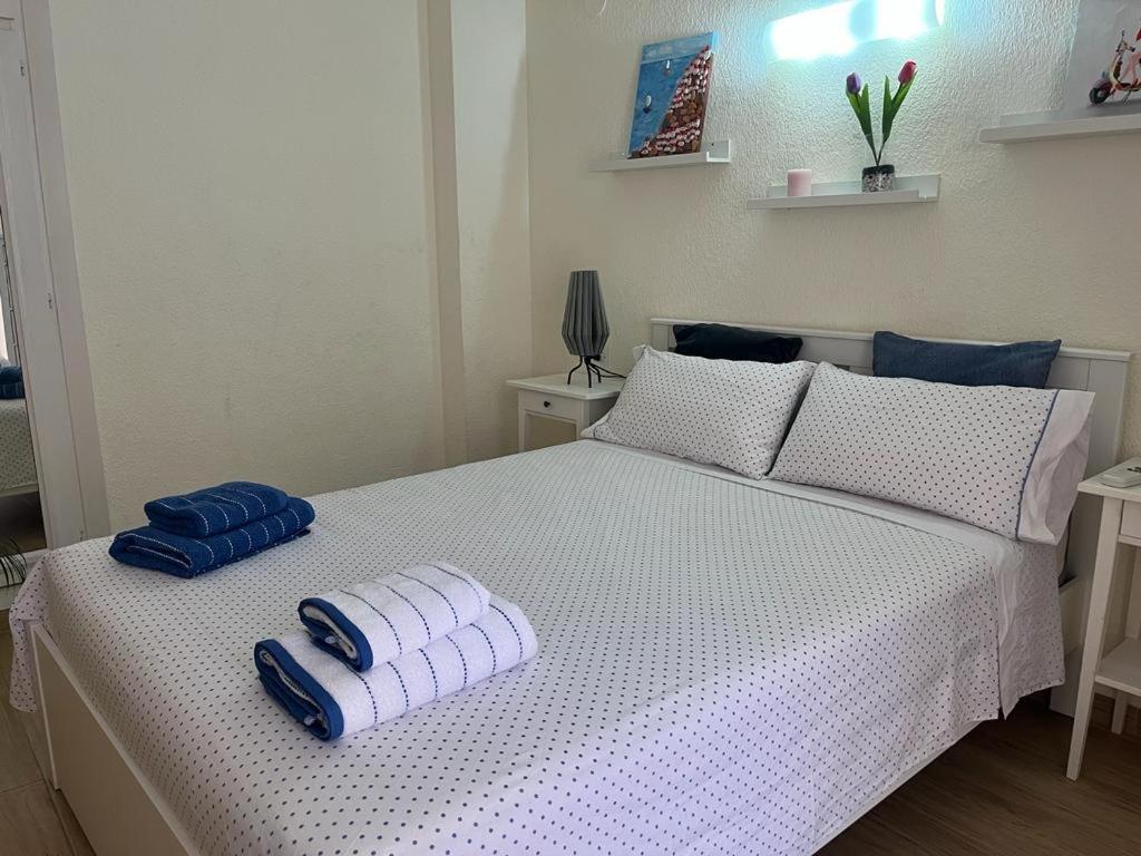 Apartamento 2 Dormitorios En Primera Linea De Playa San Cristobal Almuñécar Екстериор снимка